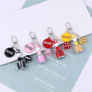 Llavero creativo con forma <span class=keywords><strong>de</strong></span> tapa <span class=keywords><strong>de</strong></span> botella <span class=keywords><strong>de</strong></span> <span class=keywords><strong>Coca</strong></span>-Cola, colgante <span class=keywords><strong>de</strong></span> estrella y dados personalizado, llavero <span class=keywords><strong>de</strong></span> moda para coche, colgante para <span class=keywords><strong>bolsa</strong></span> <span class=keywords><strong>de</strong></span> regalo - Product Image 2