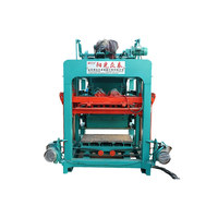 Machine à fabriquer des briques diesel Qt4 - 25 Machine semi-automatique à fabriquer des blocs creux Machine à fabriquer des briques en ciment à emboîtement