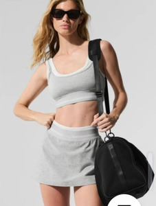 Aoyema Nouveautés personnalisées Vêtements de sport respirants pour le tennis Décolleté en <span class=keywords><strong>U</strong></span> Taille élastique Hauts de sport Slim <span class=keywords><strong>Fit</strong></span> Ensemble de yoga pour femmes - Product Image 4