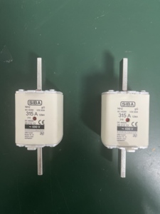 ฟิวส์ Ea ton 400A <span class=keywords><strong>NH</strong></span> รุ่น <span class=keywords><strong>NH2</strong></span> 500V ของแท้และใหม่เอี่ยม ชิปอิเล็กทรอนิกส์แบบรวม ไดโอด ตัวต้านทาน ตัวเก็บประจุ พร้อม BOM - Product Image 1