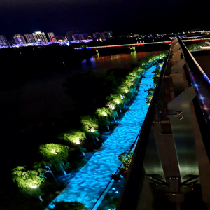 Système de projection d'ondulations d'eau pour les scènes des parcs à thème, les zones de piscine, les jardins des complexes hôteliers et l'éclairage extérieur immersif - Product Image 1