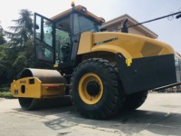 Compacteur vibrant de 14 tonnes, force de 274/190 kN, moteur de 103 kW, largeur de 2130 mm, compacteur lourd