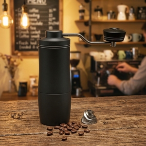 Molinillo de Café Manual Curvo CNC de Acero Inoxidable 420 con Cuerpo de Aleación de Aluminio y Doble Rodamiento, Portátil - Product Image 1