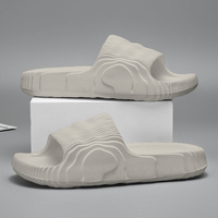 Sandales Décontractées d'Été pour Hommes en EVA, Impression 3D Style Pixel, Claquettes de Plage, Vente en Gros, Idéales pour la Douche, la Maison et l'Extérieur