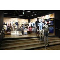 Mode Kleidung Kleidungs stücke Shop Innendekoration Free Tailor Design Kreative Display Layout Ideen für Kleidung Shop Fitting