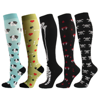 Chaussettes de compression montantes à motif animalier 20-30 mmHg pour le sport et l'entraînement, idéales pour les infirmières et les coureurs, avec logo tricoté.