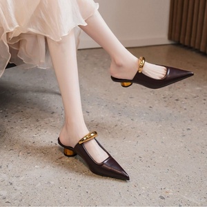 Sandales à talon épais en métal pointu style français pour femme, nouvelle collection printemps 2025, élégantes, à bout fermé, pour l'extérieur - Product Image 4