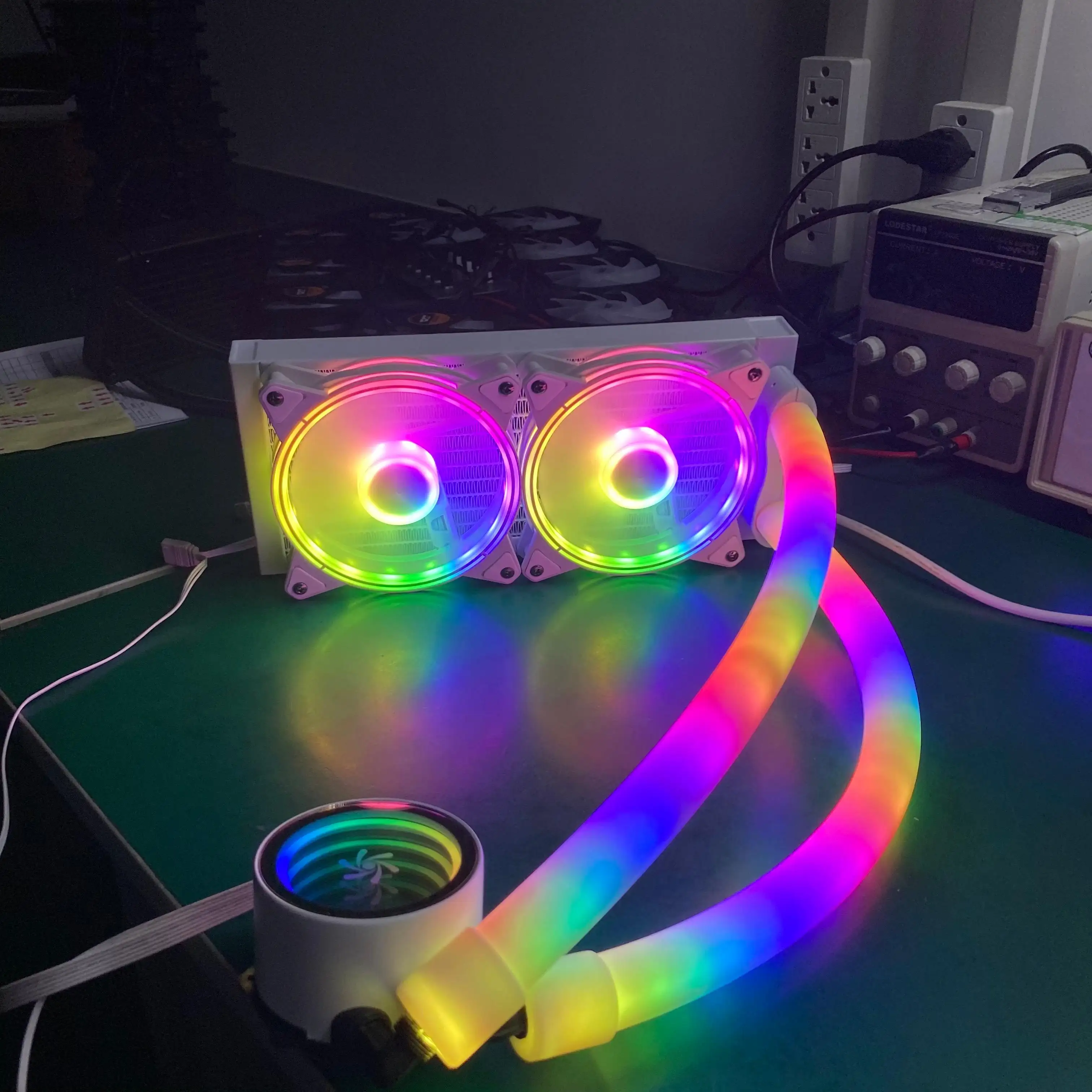 SIXTY-SIX Flüssigkeits kühler mit Rainbow Light Tube Wasser kühlung skit PC für CPU und Computer Casese