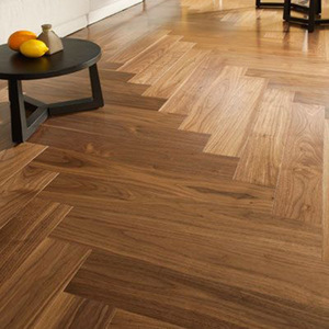 Plancher en bois d'ingénierie à chevrons de 15 mm en chêne blanc multicouche ignifuge de qualité AB, pressé à chaud, avec rainures et languettes, certifié ISO9001, pour sous-sol - Product Image 1