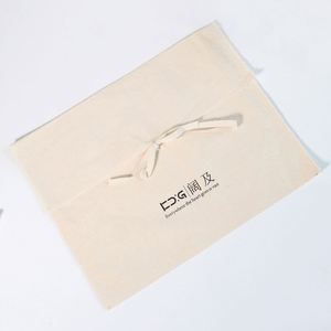 Sac de rangement en mousseline de coton naturel grand format avec rabat, personnalisable avec logo, écologique, durable, pour vêtements, couettes, cadeaux, anti-poussière - Product Image 1