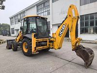 Chargeuse-pelleteuse JCB 3CX d'occasion à faible nombre d'heures de fonctionnement, avec flèche télescopique, moteur diesel, 4 roues motrices, polyvalente