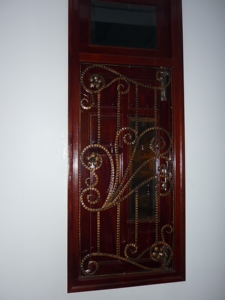 Marco de Ventana de Hierro Forjado Estilo Francés con Diseño Vertical de Acero, Aislamiento Térmico y Soporte 2D/3D en Blanco y Negro - Product Image 3