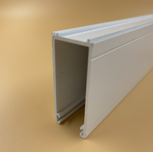 Marco de construcción de material plástico blanco de canal lateral de perfil de PVC de Diseño Europeo personalizable para uso hospitalario - Product Image 1