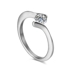 Anillo de Acero Inoxidable 316L Plateado en Oro de 18K al por Mayor, Anillo de Boda con Diamantes para Chicas y Mujeres - Product Image 5