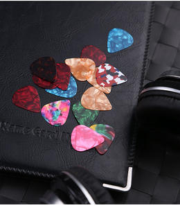 شعار مطبوع من المصنع لمختارات الجيتار السليلويد ، رصاصات جيتار نايلون غير لامع delrin رقيقة متوسطة السميك يختار عازفي الجيتار - Product Image 5