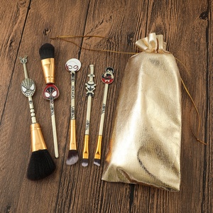 2025 Hot 5PCs Marvel Spider-Man Anime Brush Gold Handle Pinceles de <span class=keywords><strong>maquillaje</strong></span> Cepillo cosmético profesional Regalo - Product Image 2