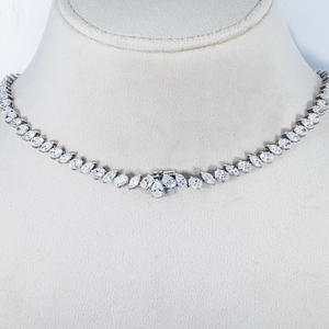 Collier en diamant de luxe en forme de Y très demandé pour femmes, à porter pour un mariage ou une soirée, disponible à un prix abordable - Product Image 3