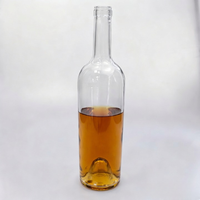 Bouteille en verre vide transparente de 700 ml de forme personnalisée pour vodka, liqueur, gin, rhum, tequila, whisky, brandy, spiritueux avec bouchon