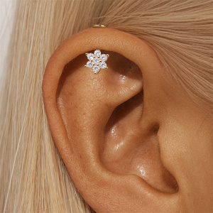 Pendiente de Plata de Ley 925 con Zirconia en Forma de Ojo de Caballo y Flor, de Una Sola Pieza y Parte Posterior Plana - Product Image 5