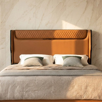 Lit double italien moderne luxueux personnalisable, revêtement en cuir véritable, garniture en métal, cadre en bois, taille king, haute qualité, villa