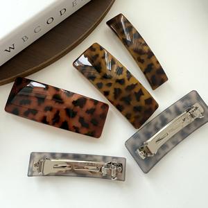 กิ๊บติดผมทรงสี่เหลี่ยมสไตล์ฝรั่งเศสย้อนยุค ขนาด 10 ซม. ทำจากอะซิเตทและโลหะผสม เหมาะสำหรับงานปาร์ตี้และใช้ในชีวิตประจำวันสำหรับสาวๆ - Product Image 3