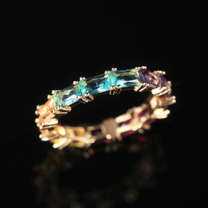 Anello in Cristallo Multicolore per Donne, Elegante Accessorio di Moda per Uso Quotidiano e Feste - Product Image 3