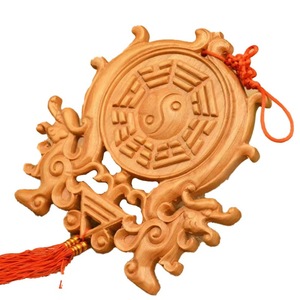 Amuleto de energía positiva, amuleto de buena suerte de madera, decoración Feng Shui de puerta delantera - Product Image 1