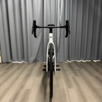 Ensemble de roues en carbone T800, 24 vitesses, vélo de course léger, freins à disque hydrauliques, cadre aérodynamique pour la course, l'entraînement et les trajets quotidiens