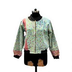 Veste bomber Kantha, style Rajasthani, matelassée, patchwork indien, florale, respirante, 100% coton, vintage, bohème - Product Image 2