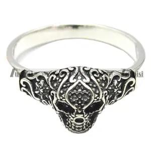 רוק סגנון כסף חקוק פרח בדוגמת גולגולת אצבע טבעת לנשים פאנק רוקר