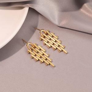 Boucles d'oreilles clous minimalistes en argent 925 plaqué or, style tendance, longues et polyvalentes, accessoires de mode, cadeau d'anniversaire - Product Image 4