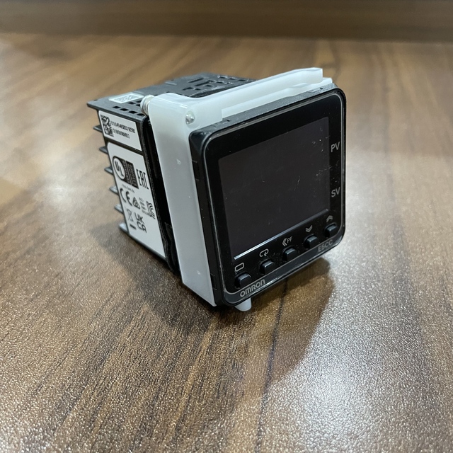 E5CC-QX2DSM-802 Digital Temperature Controller with RS-485 Communication for Factory Automation Systems