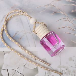 Diffuseur de parfum pour voiture en verre 8 ml, best-seller, désodorisant suspendu pour rétroviseur, emballage pour huiles essentielles - Product Image 2