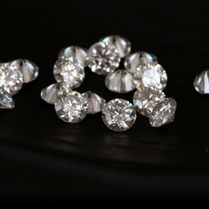 Pierre précieuse en moissanite synthétique (créée en laboratoire) blanche de 3,5 mm, taille ronde brillante (clarté VS-VVS) pour bijoux - Product Image 1