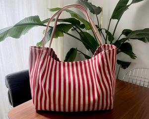 Bolsas de Compras de Yute de Diseño Premium con Estampado para Mujeres a la Moda, Atuendos de Verano y Viajes de Vacaciones - Product Image 4