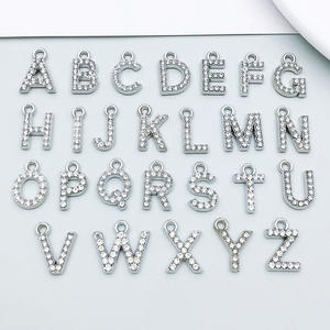 จี้ตัวอักษรภาษาอังกฤษประดับเพชรเทียมสีขาวผสมโลหะผสมสังกะสี 26 ชิ้น สำหรับทำสร้อยข้อมือ สร้อยคอ พวงกุญแจ และงานฝีมืออื่นๆ - Product Image 2