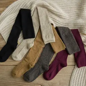 Logo personnalisé Vente en gros Hiver Laine épaisse Intérieur Femmes Cuissardes Au-dessus du câble Tricot Botte Au-dessus du genou Chaussettes