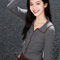 Cardigan en cachemire gris à revers pour femme, coupe ajustée avec contraste de couleur, idéal pour la vente en gros