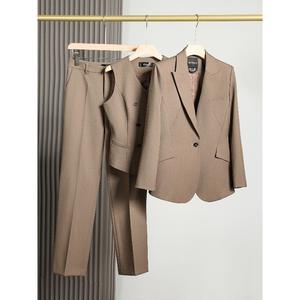 ชุดสูทผู้หญิงแบบสามชิ้นสำหรับฤดูใบไม้ร่วง ผ้ากำมะหยี่โพลีเอสเตอร์คุณภาพสูง ป้องกันรอยยับ ทรงปกติ เสื้อโค้ทและเสื้อกั๊ก - Product Image 4