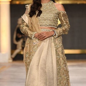 Nouveau-superbe-mariée-indienne/pakistanaise-haut-robe Lehenga avec orné de perles de verre en cristal travail de pierre pour mariage = 2020 - Product Image 1