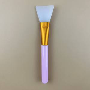Pinceau applicateur de masque facial en silicone avec manche en plastique, doux pour les masques de nuit et les masques à la boue - Product Image 6