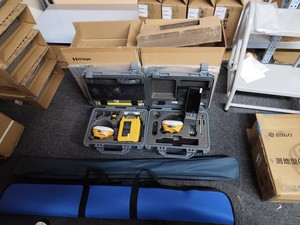 เครื่องรับสัญญาณ Hi Target V500 GNSS RTK สำหรับงานสำรวจที่ดิน GPS RTK GNSS แบบเคลื่อนที่และแบบตั้งพื้นฐาน - Product Image 3