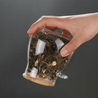 Pot en verre hermétique pour la maison avec couvercle en bois et cuillère, design moderne et minimaliste pour le stockage des aliments, des produits secs, du thé aux fleurs et des assaisonnements