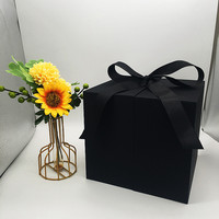 Vente en gros, logo personnalisé, cadeau de saint-valentin, vraie fleur immortelle naturelle éternelle, décor de Roses conservées dans une boîte de cœur magique carrée