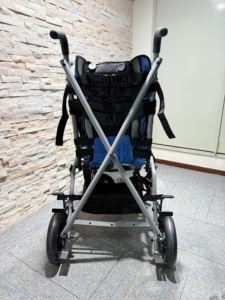 Silla de Ruedas Pediátrica Ligera con Marco de Soporte para Niños y Adultos con Parálisis Cerebral, Diferentes Tamaños Disponibles - Product Image 5