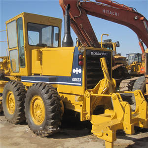 Motoniveladora usada KOMATSU GD 623A original de Japón en buenas condiciones con precio barato Excelente rendimiento - Product Image 3