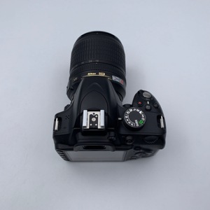 Cámara DSLR <span class=keywords><strong>Nikon</strong></span> <span class=keywords><strong>D3200</strong></span> Usada al por Mayor, Kit con Lente VR de 18-105 mm, 24.2MP CMOS, Video 1080p, Grado A+, Reacondicionada para Viajes y Reventa - Product Image 4