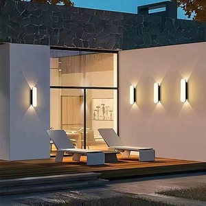Lámpara de Pared Exterior Moderna de Aluminio, Aplique LED de Alto Brillo para Patio, Terraza, Jardín - Product Image 2