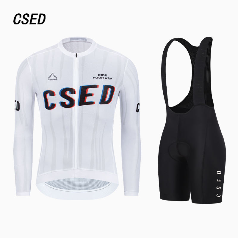 Maglia bianca + Pantaloncini neri