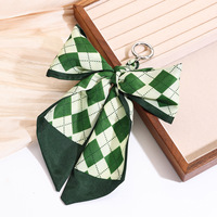 Article populaire en gros : Porte-clés nœud en satin de soie, Breloque de sac élégante à motif Argyle Paisley de Noël, Nœud esthétique Preppy